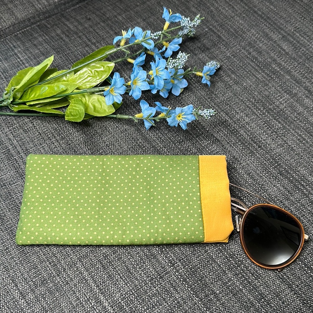 🕶️ Handmade Fabric Sunglass Case - Green/Gold Polka Dot